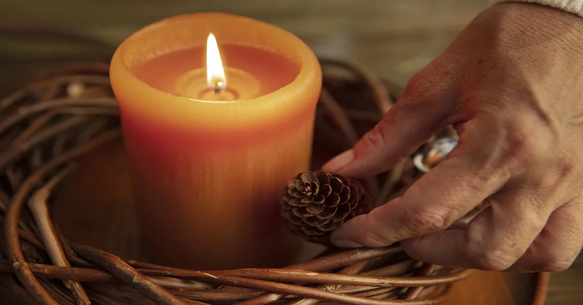 Velas vegetais e centros de mesa naturais